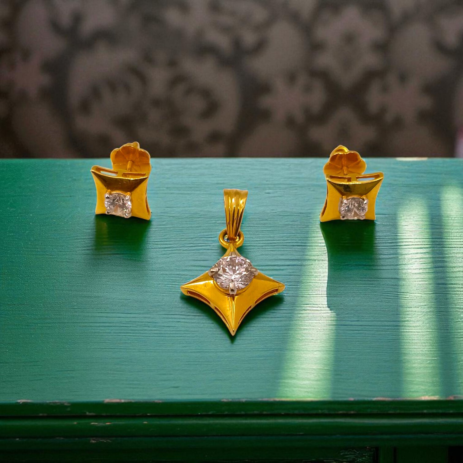 Square Zircon Gold Pendant Set